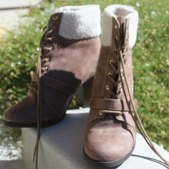 Fall Express Ankle Boots - Picture 2 of 2